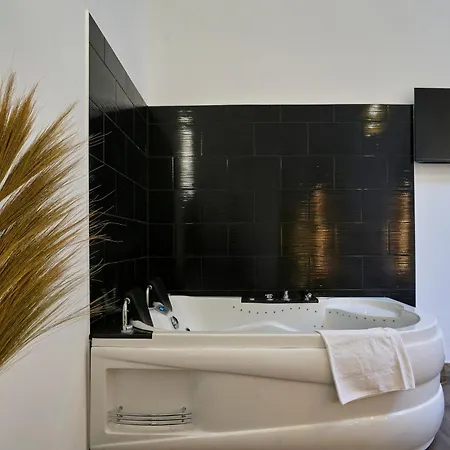 Apartment Ng Prestige - Balneo - Tv - Netflix - Wifi - Cour *