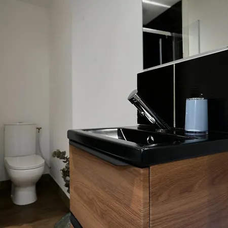 Ng Prestige - Balneo - Tv - Netflix - Wifi - Cour Apartment